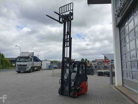 Eléctrico - 4 rodas 2016  Linde E14 - 02 / Triplex: 4.00m! / SS / nur 2.119h! (9)