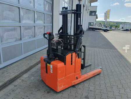 Commissionatori verticali 2013  Toyota RWE 120 / Schubmaststapler / Duplex:2.9m / 257h! (4)
