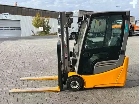 Carrelli elettrici 4 ruote 2017  Jungheinrich EFG 215 / Triplex: 4.25m! / SS / 4.029h (7)