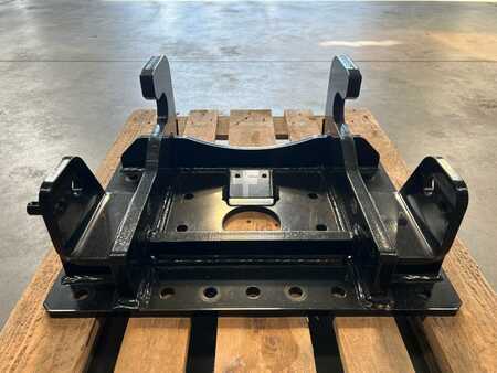 Telescopic forklift rigid - [div] Schraubadapter universell Adapter / Magni Aufnahme (4)