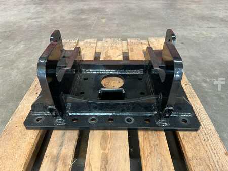 Telescopic forklift rigid - [div] Schraubadapter universell Adapter / Magni Aufnahme (6)