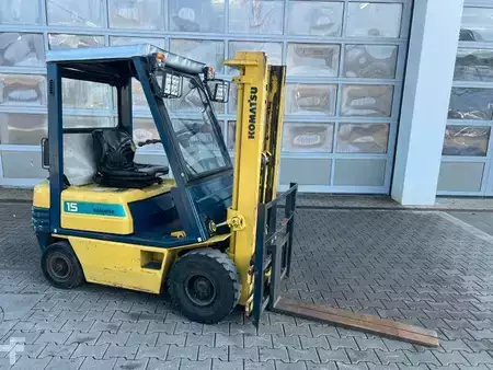 Eléctrica de 4 ruedas 1995  Komatsu FG15T-15 / Gas / 1995 / (2)