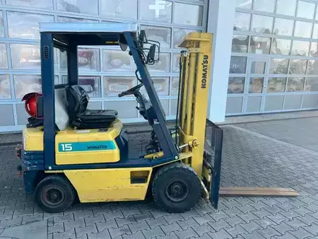 Eléctrica de 4 ruedas 1995  Komatsu FG15T-15 / Gas / 1995 / (3)