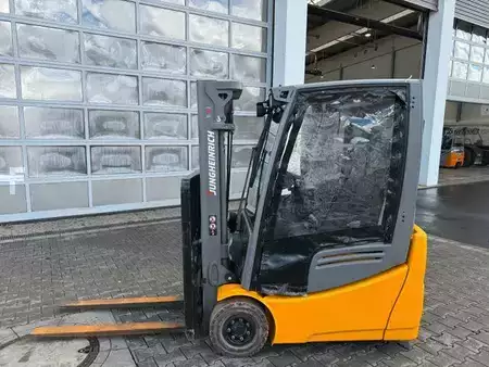 El Truck - 4-hjul 2017  Jungheinrich EFG 215 / Triplex: 4.25m! / SS / nur 3.092h! (10)