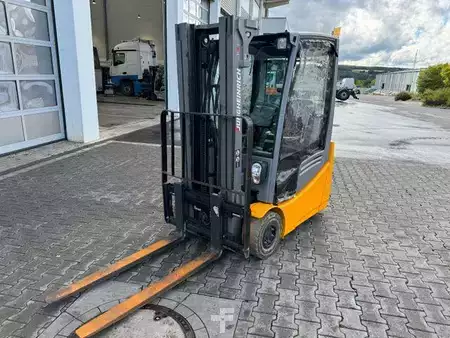 El Truck - 4-hjul 2017  Jungheinrich EFG 215 / Triplex: 4.25m! / SS / nur 3.092h! (9)