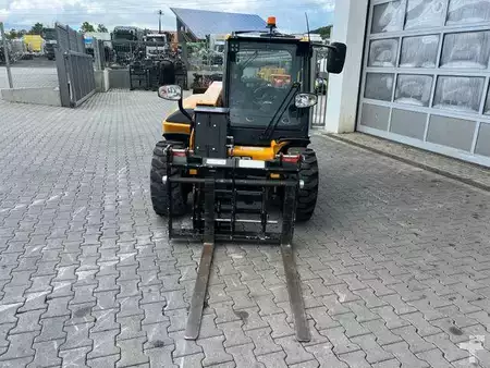 Empilhador telescópico-Fixo 2023  JCB 514-40 / nur 270h / 2023 / Gabel & Schaufel (10)