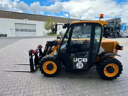 Empilhador telescópico-Fixo 2023  JCB 514-40 / nur 270h / 2023 / Gabel & Schaufel (8)