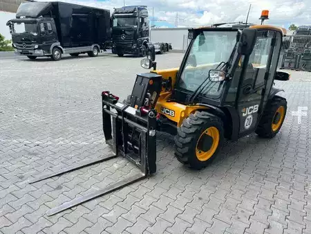Empilhador telescópico-Fixo 2023  JCB 514-40 / nur 270h / 2023 / Gabel & Schaufel (9)