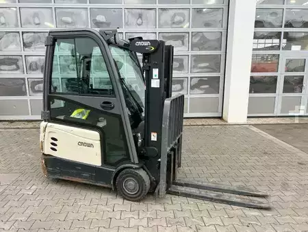 Carrelli elettrici 4 ruote 2016  Crown SCT6020-1.3 /Triplex: 4.30m / SS / 2.090h! (2)
