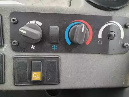 Dieseltrukki 2013  Jungheinrich DFG 680 / 4.500mm / 2.413h / Zinkenverstellgerät (13)