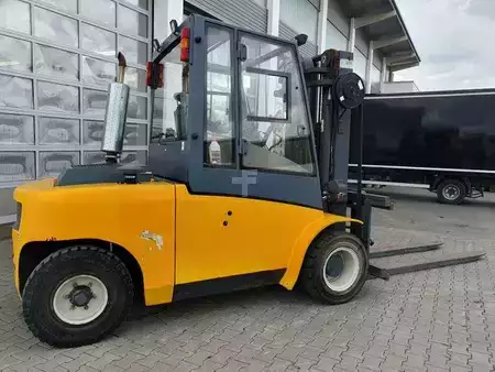 Dieseltrukki 2013  Jungheinrich DFG 680 / 4.500mm / 2.413h / Zinkenverstellgerät (3)