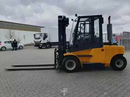 Dieseltrukki 2013  Jungheinrich DFG 680 / 4.500mm / 2.413h / Zinkenverstellgerät (7)