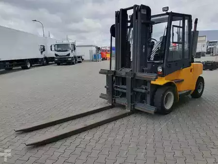 Dieseltrukki 2013  Jungheinrich DFG 680 / 4.500mm / 2.413h / Zinkenverstellgerät (8)