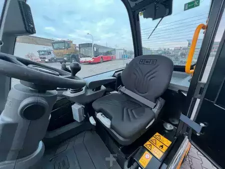 Teleskoptruck fast bom 2022  JCB TLT 35-22E Teletruck / nur 131h! / 2022 / SS (17)