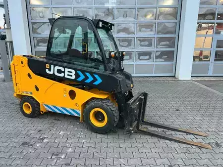 Teleskoptruck fast bom 2022  JCB TLT 35-22E Teletruck / nur 131h! / 2022 / SS (2)