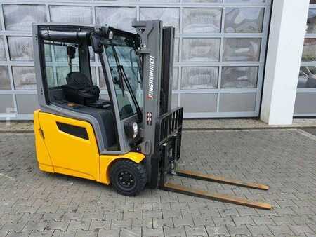 Eléctrico - 4 rodas 2017  Jungheinrich EFG 215 / Triplex: 4.25m! / SS / nur 1.368h! (2)