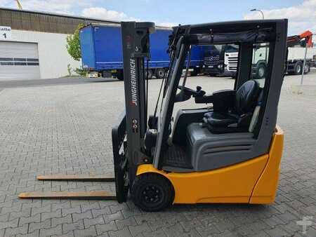 Eléctrico - 4 rodas 2017  Jungheinrich EFG 215 / Triplex: 4.25m! / SS / nur 1.368h! (7)