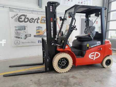 Eléctrica de 4 ruedas 2023  EP Equipment Equipment EFL253 / Triplex: 4,80m / SS / Neu (1)