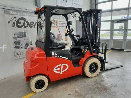 Eléctrica de 4 ruedas 2023  EP Equipment Equipment EFL253 / Triplex: 4,80m / SS / Neu (6)