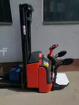 Pallet Stackers 2011  Linde L16 APi-372 (2)