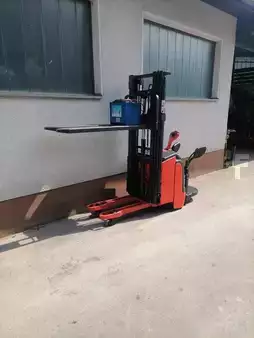 Pallet Stackers 2011  Linde L16 APi-372 (5)