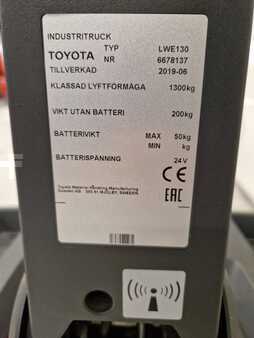 Porta-paletes elétrico 2019  Toyota LWE130 (4)