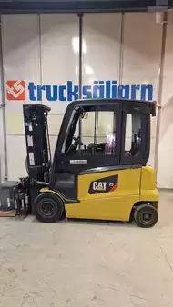 Eléctrica de 4 ruedas 2018  CAT Lift Trucks EP25N (1)