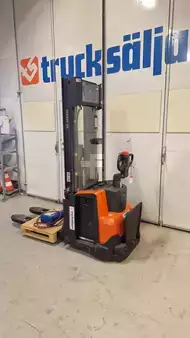 Pallestabler 2017  Toyota SWE120L (2)
