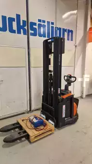 Pallestabler 2017  Toyota SWE120L (3)