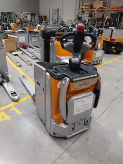 VZV s plošinou pro řidiče 2021  Still EXHSF20 (2)