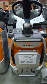 VZV s plošinou pro řidiče 2021  Still EXHSF20 (1)