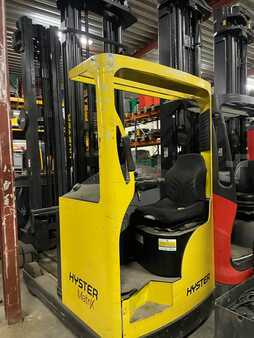 Chariot à mât rétractable 2013  Hyster R1.6H (1)