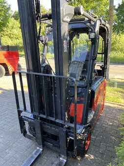 3-wiel elektrische heftrucks 2020  Linde E16H-02 (4)