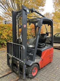 Elektryczne 3-kołowe 2011  Linde E14-01 (1)