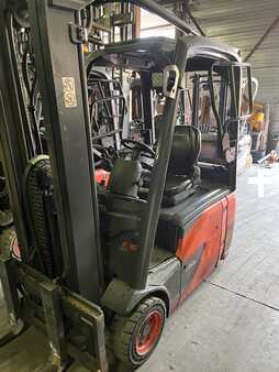 3-wiel elektrische heftrucks 2020  Linde E16-02 (1)