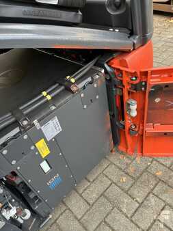 3-wiel elektrische heftrucks 2018  Linde E16-02 (5)