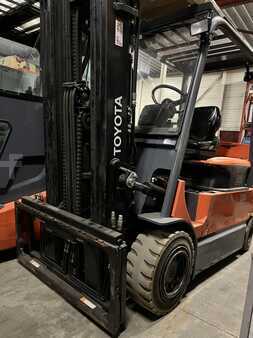 Elektro čtyřkolový VZV 2011  Toyota 7FBMF30 (1)