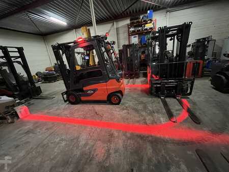 Chariots électriques à 4 roues 2020  Linde E25-01 (7)