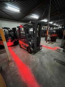 Chariots électriques à 4 roues 2020  Linde E25-01 (8)