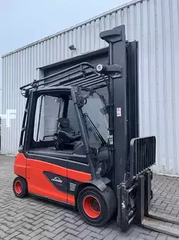 Carrelli elettrici 4 ruote 2017  Linde E35L-01 (1)