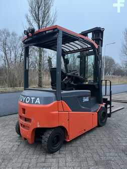 Eléctrica de 4 ruedas 2018  Toyota 8FBMT35 (1)