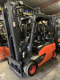 Chariots électriques à 4 roues 2017  Linde E20PL-02 (1)