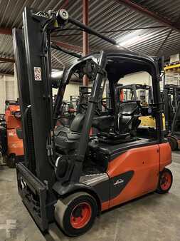 Chariots électriques à 4 roues 2017  Linde E20PL-02 (1)