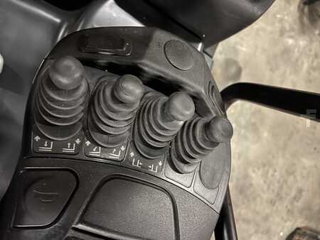 Chariots électriques à 4 roues 2017  Linde E20PL-02 (4)