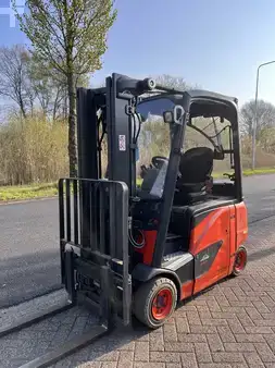 Elektromos 4 kerekű 2020  Linde E16PH-02 (1)