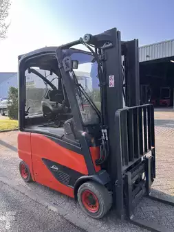 Elektromos 4 kerekű 2020  Linde E16PH-02 (2)