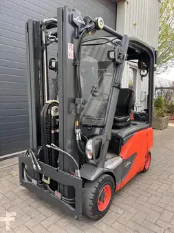 Elektromos 4 kerekű 2017  Linde E16P-02 (1)