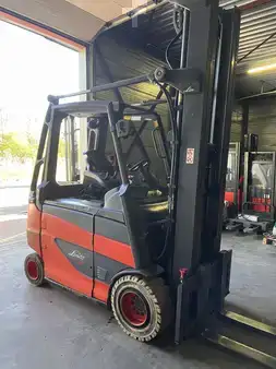 Elektromos 4 kerekű 2015  Linde E30H-01/600 (1)