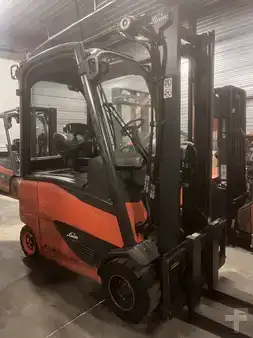 Elektro 4 Rad 2015  Linde E20PH-02 (1)