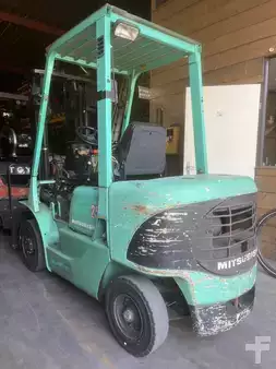 Dieselstapler 2003  Mitsubishi FD25K (2)